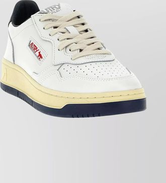 Autry maison kitsuné medalist low sneakers
