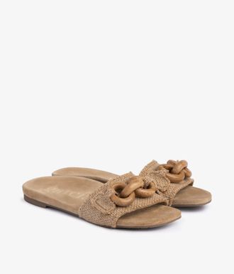 Pedro Garcia Slide in beige linen| Biella | Spring Summer 26 | Pedro Garc&iacute;a