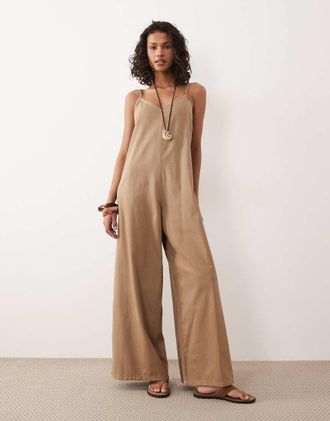 Asos Tuta jumpsuit a fondo ampio in morbido denim moka-Marrone