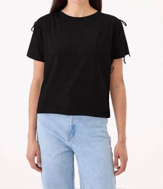 Goldie London Modern Muse Tee In Black