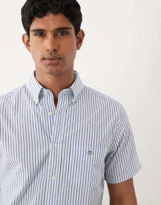 GANT Camicia a maniche corte vestibilit&agrave; classica in popeline blu a righe