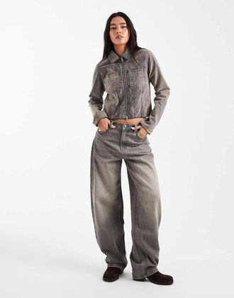 Collusion Giacca aderente in denim grigio slavato floccata con cuciture a contrasto-Rame