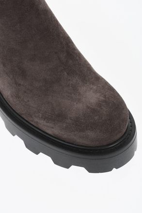 Valentino Stivaletti Chelsea in Suede con Cinturino Borchiato Valentino