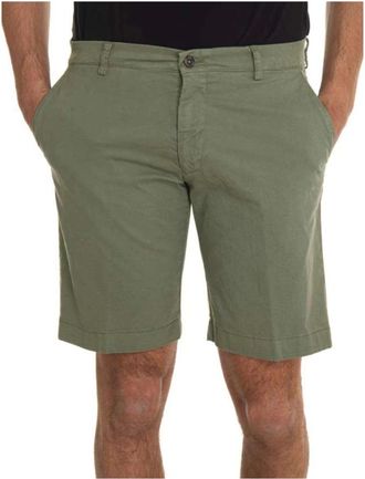 Berwick 1707 Casual Shorts, male, Green, 2XL, Modern Bermuda Shorts for Summer Style