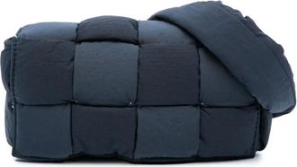 Bottega Veneta Borsa a tracolla Intrecciato Tech Cassette mini in nylon con design imbottito 2012-2025 - Blu