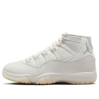 Air Jordan (WMNS) Air Jordan 11 Retro Pearl AR0715-110