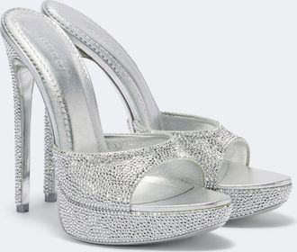 Gucci Sandalias con plataforma Julia de piel adornadas