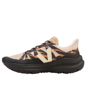 Veja x Cesar Villalba Condor 3 Advanced Areia Cashew Ouro CI2820721B