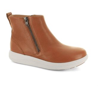 Strive Footwear Womens Bamford Ii Boots In Rust
