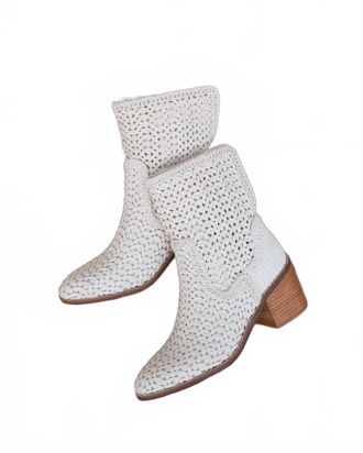 Kelsi Dagger Womens Emery Crochet Booties In Ivory