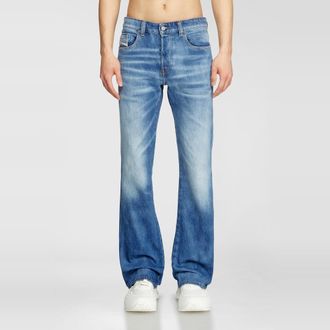 Diesel Bootcut Jeans Regular Waist 1998 D-Buck, Medium blue, Button fly