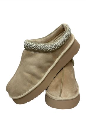 Mia Womens Yndigo Sandals In Beige