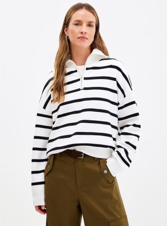 Contemporaine Womens Soft knit trucker-collar sweater