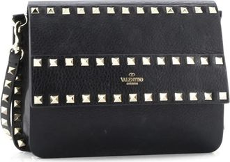 Valentino Garavani Rockstud kleine leren crossbodytas met omslag - Zwart