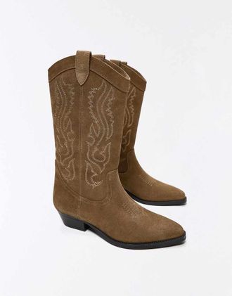 Bershka Stivali stile cowboy in pelle color cuoio-Marrone