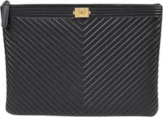 Chanel Pre-owned Clutches, female, Black, Size: ONE SIZE Pre-owned Chevron Boy New Medium Clutch