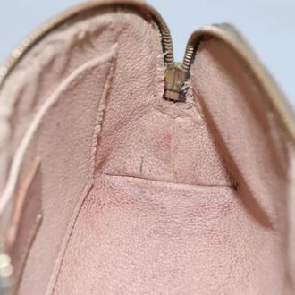 Louis Vuitton Pre-owned Clutches, female, Brown, Size: ONE SIZE Pre-owned Canvas pouches