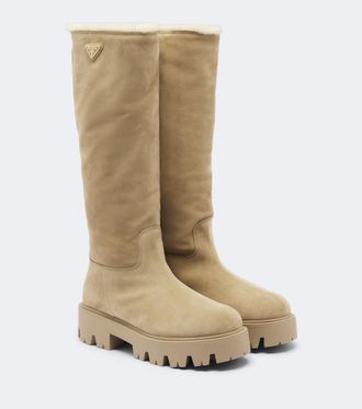 Prada Botas altas de ante con borrego