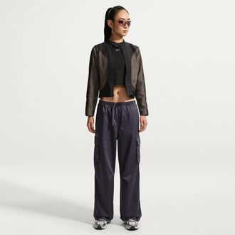 Nike Womens Nike Sportswear Loose Mid-Rise Utility Cargo Pants in Grey | IO2454-013