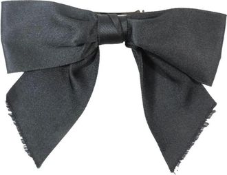 Chanel Pre-owned Accessories, female, Black, Size: ONE SIZE Pre-owned Elegant Bow Hair Clip Accessory for Stylish Hairdos and Fashionable Look