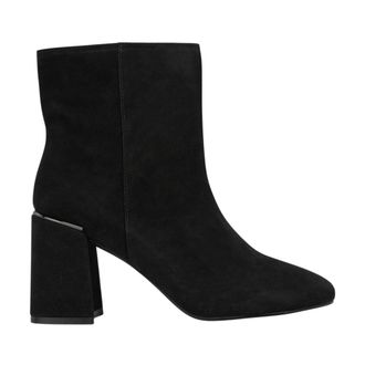 Alma En Pena Low Boot Wide Heel