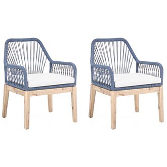 Beliani Conjunto De 2 Sillas De Jard&iacute;n Con Cojines Estructura De Polipropileno Trenzado Patas De Madera De Acacia Moderno Blanco Azul Marino Olbia
