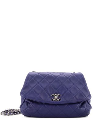 Chanel CC Curvy Flap Bag Quilted Calfskin Jumbo shoulder bag - Blauw
