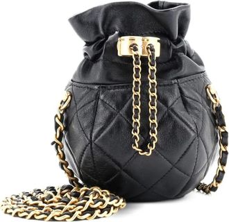 Chanel Drawstring CC Round Bucket Clutch with Chain Quilted Lambskin Mini crossbody bag - Nero
