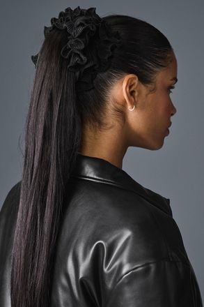 Alo | Micro Plisse Oversize Scrunchie in Black