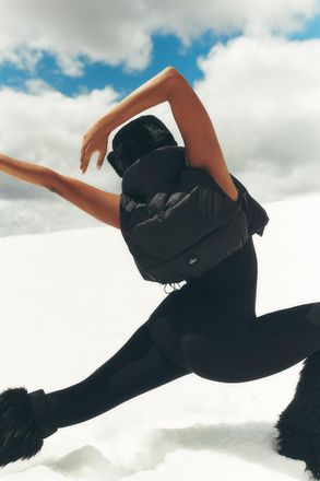 Alo | Cropped Gold Rush Puffer Vest in Black, Size: Medium