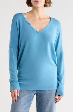 Go Couture Romantic Rose Graphic Sweater in Lyons Blue at Nordstrom Rack, Size X-Large
