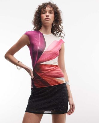 AFRM Nina - T-shirt girocollo in rete rosa a fiori con maniche ad aletta-Multi