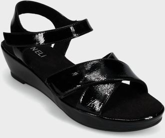 Vaneli Womens Endre Wedge Sandals In Black Patent