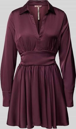 Guess Minikleid mit V-Ausschnitt Modell CONCETTA FLARE DRESS in Bordeaux, Größe XS