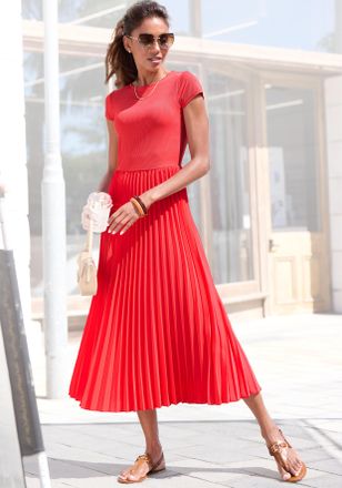 Lascana Midikleid LASCANA, Damen, Gr. 34, N-Gr, rot, Obermaterial: 100% Polyester. Obermaterial 2: 100% Polyester, unifarben, figurumspielend Midi, Rundhals, 