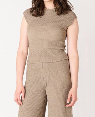 Dex Clothing Short Sleeve Textured Top In Taupe