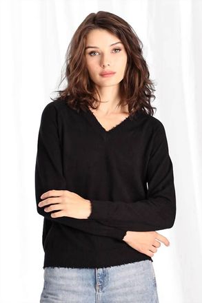 Minnie Rose Cotton Cashmere Frayed Edge V-Neck Sweater Top In Black
