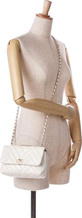 Chanel Pre-owned Womens 19 Flap Bag Quilted Leather - Ivory - One Size