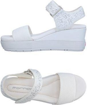 Fornarina FOOTWEAR - Sandals sur YOOX.COM