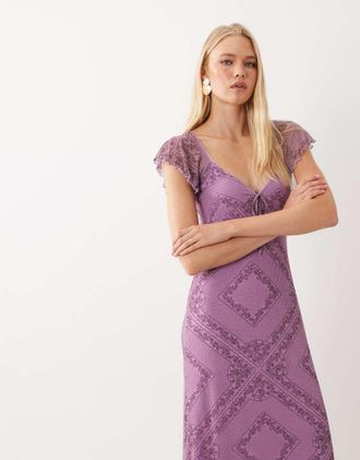 Miss Selfridge vestito midaxi con maniche a volant e stampa tapestry viola