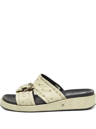 Ferragamo Leren ballerinas met gesp - Beige