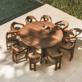 Sklum Set tavolo rotondo &Oslash;180 cm in legno di acacia e 10 sedie da giardino in legno di acacia e rattan sintetico Ginara SKLUM