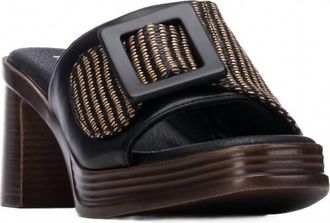 Refresh Womens Slip-On Sandals In Black
