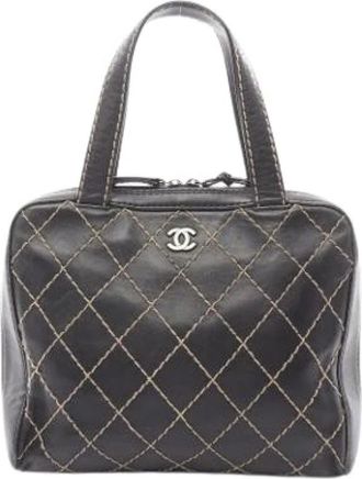 Chanel Pre-owned Handbags, female, Black, Size: ONE SIZE Pre-owned Leather Handbag