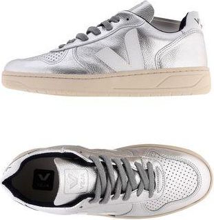 Veja FOOTWEAR - Trainers sur YOOX.COM