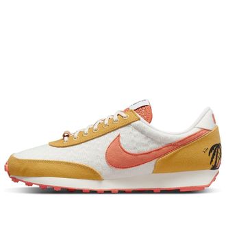 Nike (WMNS) Nike Daybreak SE Sun Club - White Sand Gold DM7605-101