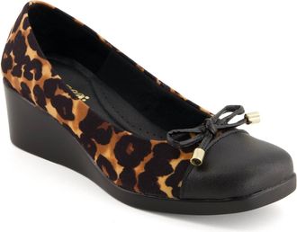 Andrea Womens Wedge Moccasins In Leopard