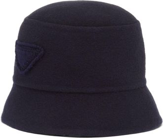 Prada triangle-logo velour bucket hat - men - Fabric - L - Blue