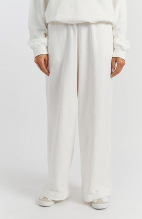 Chinti and Parker Snoopy Graphic Cotton Sweatpants in Cream at Nordstrom, Size X-Large