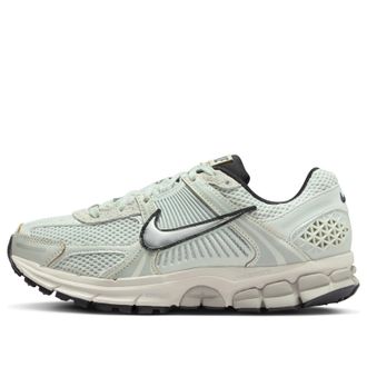 Nike (WMNS) Nike Air Zoom Vomero 5 Light Silver Chrome FN6742-001